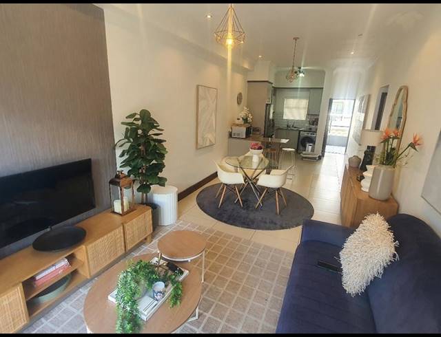 2 BEDROOM APARTMENT FOR SALE IN UMHLANGA RIDGE